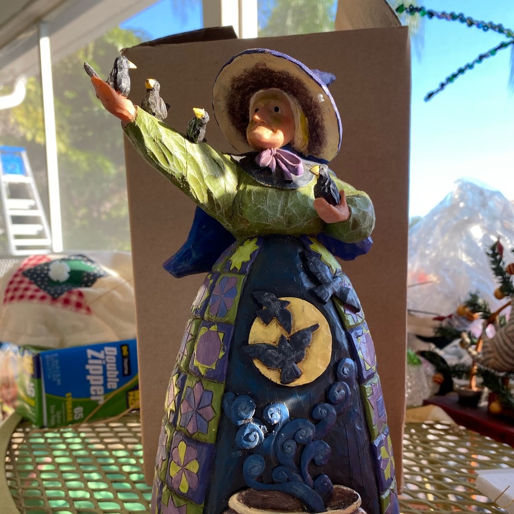 Jim Shore “Black Bird Stew” figurine
